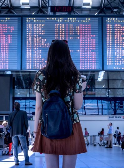airport-2373727_1920